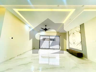 عسکری 10 - سیکٹر ایس عسکری 10,عسکری,لاہور میں 6 کمروں کا 15 مرلہ مکان 10.35 کروڑ میں برائے فروخت۔