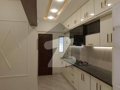 بخاری کمرشل ایریا ڈی ایچ اے فیز 6,ڈی ایچ اے ڈیفینس,کراچی میں 3 کمروں کا 8 مرلہ فلیٹ 2.1 لاکھ میں کرایہ پر دستیاب ہے۔