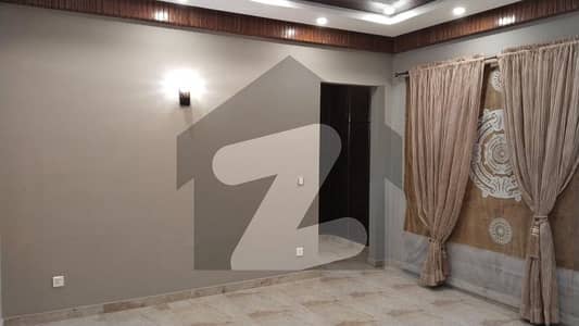 ڈی ایچ اے فیز 7 ڈیفنس (ڈی ایچ اے),لاہور میں 5 کمروں کا 1 کنال مکان 3.3 لاکھ میں کرایہ پر دستیاب ہے۔