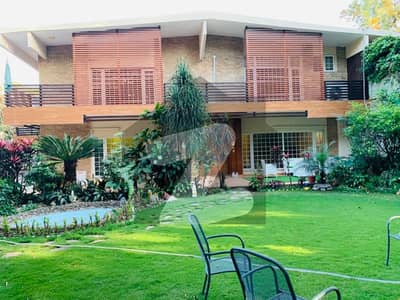 ایف ۔ 6 اسلام آباد میں 6 کمروں کا 2 کنال مکان 12.0 لاکھ میں کرایہ پر دستیاب ہے۔