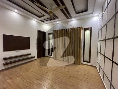 بحریہ ٹاؤن سیکٹر سی بحریہ ٹاؤن,لاہور میں 4 کمروں کا 5 مرلہ مکان 80.0 ہزار میں کرایہ پر دستیاب ہے۔