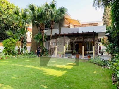 ایف ۔ 6 اسلام آباد میں 5 کمروں کا 1 کنال مکان 9.8 لاکھ میں کرایہ پر دستیاب ہے۔