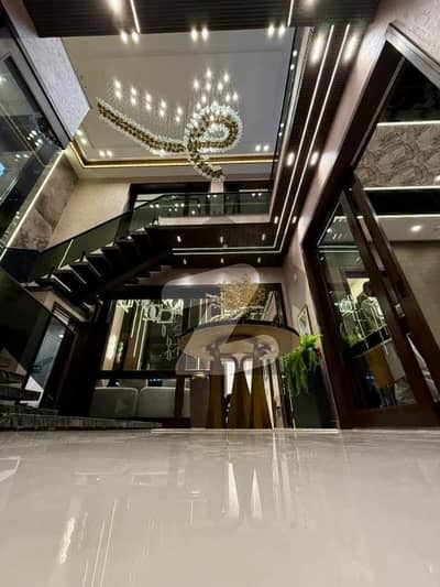 01 KANAL AESTHETICALLY DESIGNED HOUSE FOR SALE IN THE HEART OF DHA LAHORE