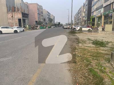 ڈی ایچ اے فیز 6 - سی سی اے بلاک ڈی ایچ اے فیز 6,ڈیفنس (ڈی ایچ اے),لاہور میں 4 مرلہ کمرشل پلاٹ 11.5 کروڑ میں برائے فروخت۔