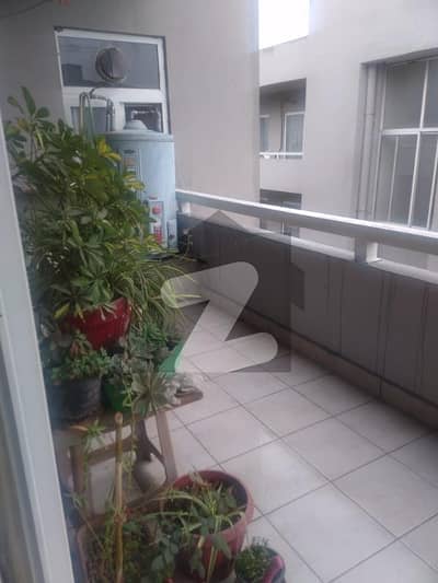 دی سپرنگز اسلام آباد میں 3 کمروں کا 7 مرلہ فلیٹ 2.5 کروڑ میں برائے فروخت۔