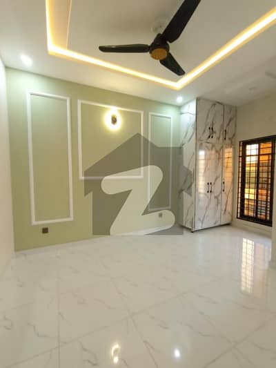 نیشنل پولیس فاؤنڈیشن او ۔ 9 اسلام آباد میں 3 کمروں کا 5 مرلہ مکان 2.6 کروڑ میں برائے فروخت۔