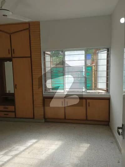 G11/3PHA FLAT FOR SALE 2ND FLOOR IDEAIL LOCTION