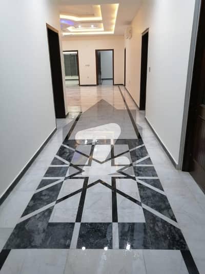 بیکن ہاؤس سوسائٹی لاہور میں 1 کنال مکان 6.0 کروڑ میں برائے فروخت۔