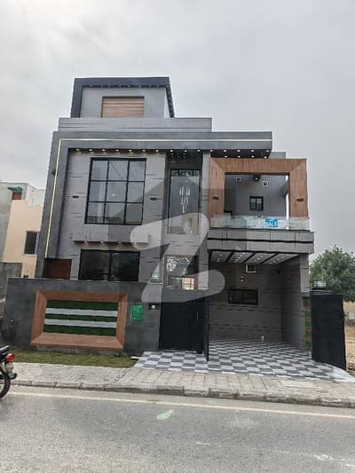 بحریہ آرچرڈ فیز 1 بحریہ آرچرڈ,لاہور میں 4 کمروں کا 5 مرلہ مکان 2.35 کروڑ میں برائے فروخت۔