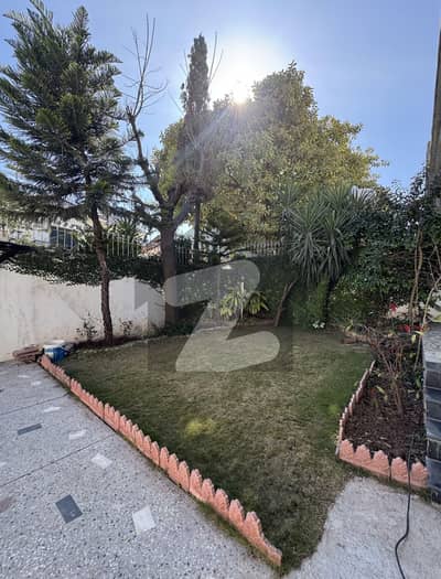 ایف ۔ 10 اسلام آباد میں 6 کمروں کا 1 کنال مکان 5.0 لاکھ میں کرایہ پر دستیاب ہے۔