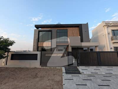 ڈی ایچ اے فیز 7 ڈیفنس (ڈی ایچ اے),لاہور میں 5 کمروں کا 1 کنال مکان 3.6 لاکھ میں کرایہ پر دستیاب ہے۔