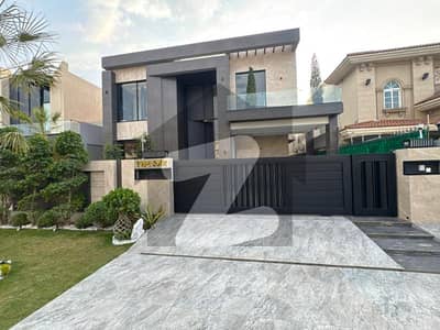 ڈی ایچ اے فیز 7 ڈیفنس (ڈی ایچ اے),لاہور میں 5 کمروں کا 1 کنال مکان 7.25 کروڑ میں برائے فروخت۔