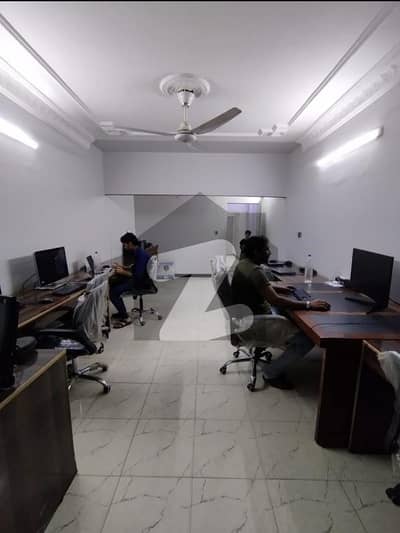 گلشنِ اقبال - بلاک 13 سی گلشنِ اقبال,گلشنِ اقبال ٹاؤن,کراچی میں 3 مرلہ دفتر 45.0 ہزار میں کرایہ پر دستیاب ہے۔