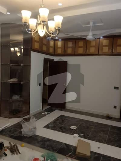 600sq. yd Ground Floor Portion for Rent in Gulshan Block-6