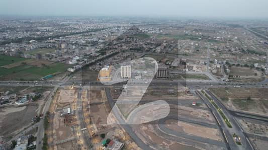 پائن ایونیو لاہور میں 10 مرلہ کمرشل پلاٹ 24.5 کروڑ میں برائے فروخت۔