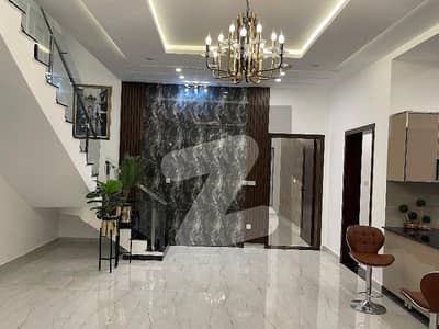 Designer House 10 Marla for sale in Bahria enclave prime location