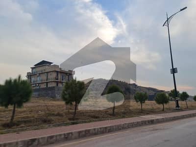 5Marla Plot For Sale Sector I possession utility charges paid Best Location For Living Bahria Enclave Islamabad