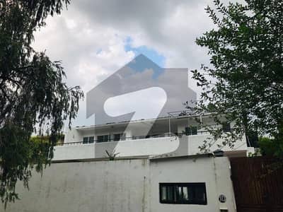 ایف ۔ 6 اسلام آباد میں 5 کمروں کا 1 کنال مکان 5.5 لاکھ میں کرایہ پر دستیاب ہے۔