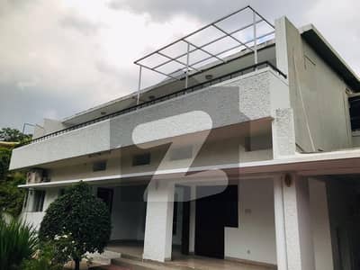 F-6/3 CORNER HOUSE FOR RENT