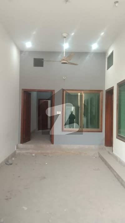 ایم اے جناح روڈ ملتان میں 4 کمروں کا 4 مرلہ مکان 95.0 لاکھ میں برائے فروخت۔