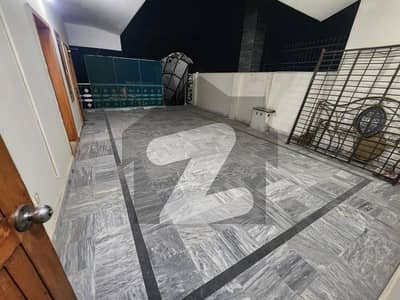 ایف ۔ 6 اسلام آباد میں 3 کمروں کا 1 کنال بالائی پورشن 2.2 لاکھ میں کرایہ پر دستیاب ہے۔