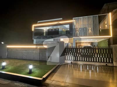 سٹی ہاؤسنگ سکیم جہلم میں 5 کمروں کا 1 کنال مکان 7.25 کروڑ میں برائے فروخت۔