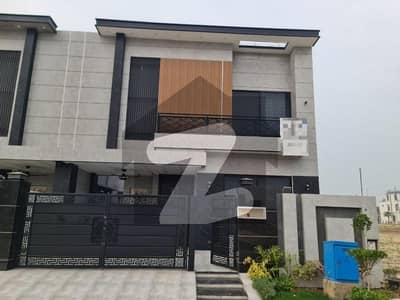 پیراگون سٹی لاہور میں 5 کمروں کا 10 مرلہ مکان 4.45 کروڑ میں برائے فروخت۔