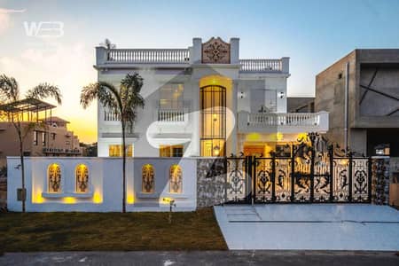 ڈی ایچ اے فیز 7 ڈیفنس (ڈی ایچ اے),لاہور میں 5 کمروں کا 1 کنال مکان 6.99 کروڑ میں برائے فروخت۔