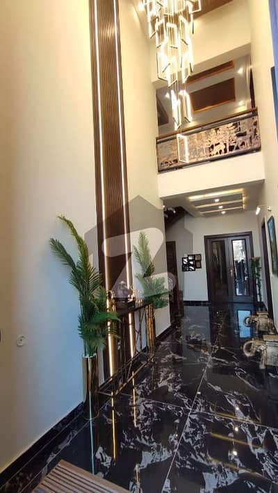 BEST LOCATION LUSH CONDITION ONE KANAL HOUSE AVAILABLE FOR SALE