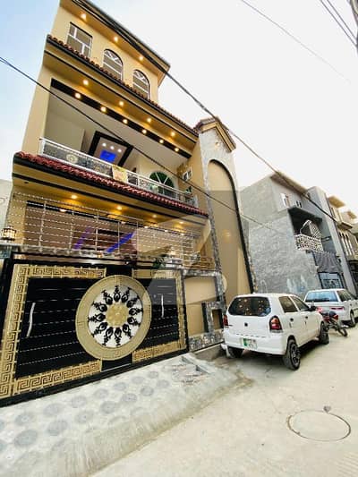 آفیسر کالونی میسرائل روڈ,راولپنڈی میں 4 کمروں کا 6 مرلہ مکان 2.5 کروڑ میں برائے فروخت۔