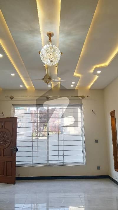 کورنگ ٹاؤن اسلام آباد میں 5 کمروں کا 16 مرلہ مکان 4.25 کروڑ میں برائے فروخت۔