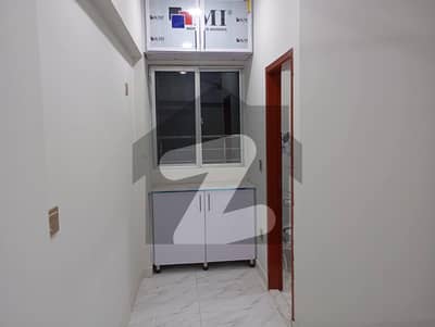 توحید کمرشل ایریا ڈی ایچ اے فیز 5,ڈی ایچ اے ڈیفینس,کراچی میں 3 کمروں کا 6 مرلہ فلیٹ 95.0 ہزار میں کرایہ پر دستیاب ہے۔