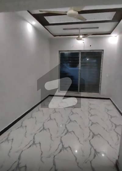 1 Kanal Upper Portion With Parking And Gas