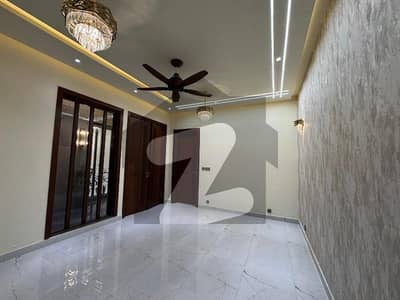 OUT CLASS LOCATION ONE KANAL DESIGNER HOUSE AVAILABLE FOR SALE