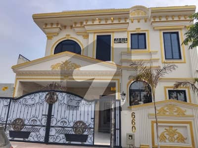 ٹاپ سٹی 1 - بلاک اے ٹاپ سٹی 1,اسلام آباد میں 5 کمروں کا 10 مرلہ مکان 5.25 کروڑ میں برائے فروخت۔