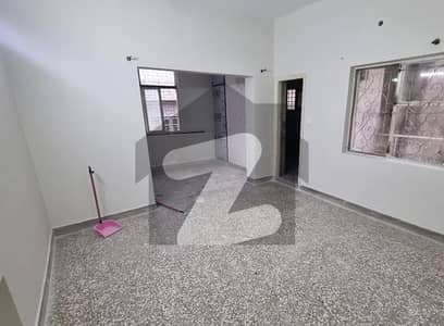 جی ۔ 9 اسلام آباد میں 5 کمروں کا 14 مرلہ مکان 3.0 لاکھ میں کرایہ پر دستیاب ہے۔