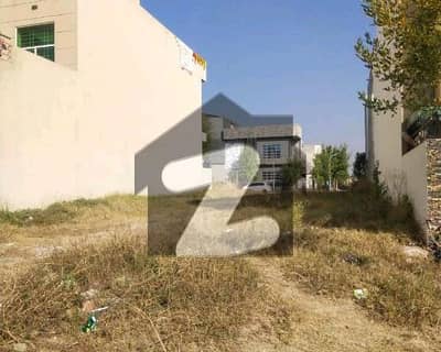 8 Marla Develop Possession Near To Park Commercial And Mosque