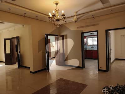 A Centrally Located Lower Portion Is Available For rent In Lahore