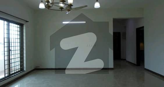 10 Marla 3 Bedrooms Flat For Rent.