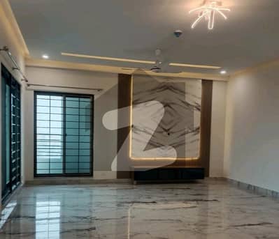 عسکری 11 - سیکٹر ڈی عسکری 11,عسکری,لاہور میں 3 کمروں کا 10 مرلہ فلیٹ 4.1 کروڑ میں برائے فروخت۔