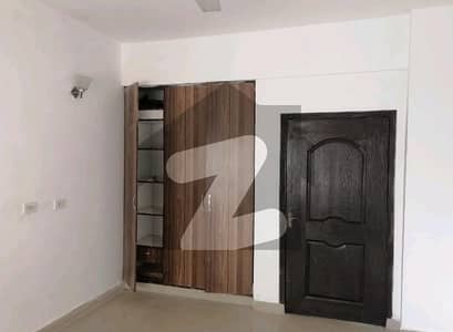 عسکری 11 ۔ سیکٹر بی عسکری 11,عسکری,لاہور میں 3 کمروں کا 10 مرلہ فلیٹ 2.78 کروڑ میں برائے فروخت۔