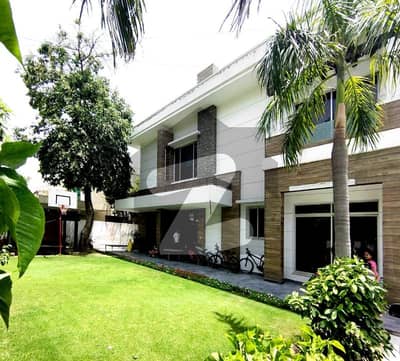 کینٹ لاہور میں 5 کمروں کا 1 کنال مکان 13.25 کروڑ میں برائے فروخت۔