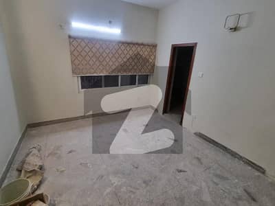 جی ۔ 9 اسلام آباد میں 3 کمروں کا 14 مرلہ بالائی پورشن 1.45 لاکھ میں کرایہ پر دستیاب ہے۔