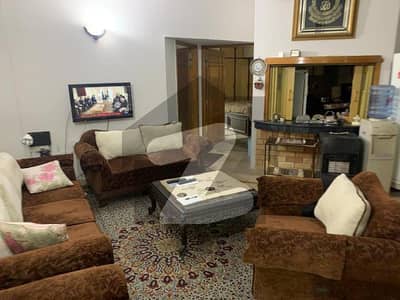 ایف ۔ 8 اسلام آباد میں 7 کمروں کا 1 کنال مکان 35.0 کروڑ میں برائے فروخت۔