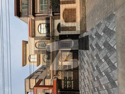 10 Marla Modern House Facing Park For Sale in Central Park