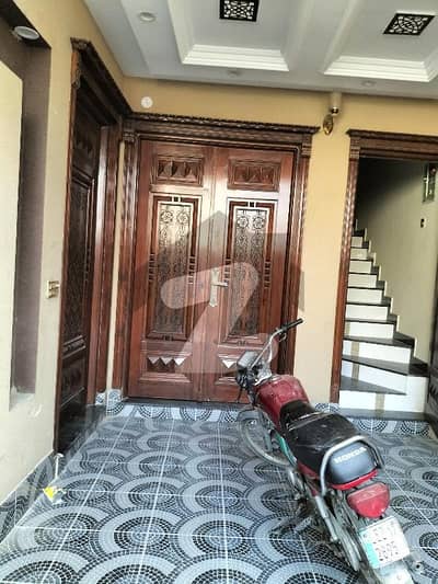 جوہر ٹاؤن لاہور میں 2 کمروں کا 5 مرلہ زیریں پورشن 75.0 ہزار میں کرایہ پر دستیاب ہے۔