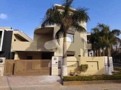 Corner House Prime Location Near To Masjid Near To APS School