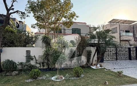 Unoccupied House Of 1 Kanal Is Available For sale In DHA Defence