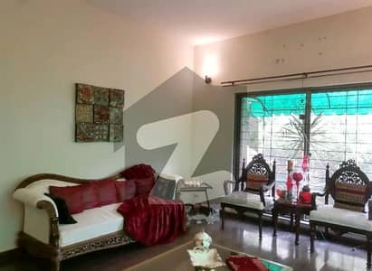 1 Kanal 4 Bedrooms House Available For Sale 1 Kanal 4 Bedrooms House Available For Sale