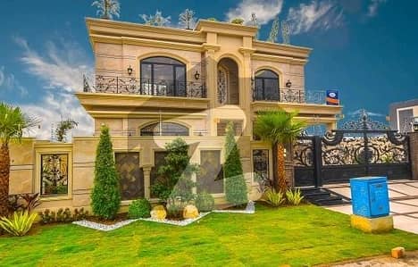 ڈی ایچ اے فیز 8 - بلاک وی فیز 8,ڈیفنس (ڈی ایچ اے),لاہور میں 6 کمروں کا 1 کنال مکان 15.0 کروڑ میں برائے فروخت۔